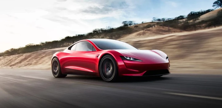 Tesla Roadster: nuovo rinvio, Musk parla di “un mese”