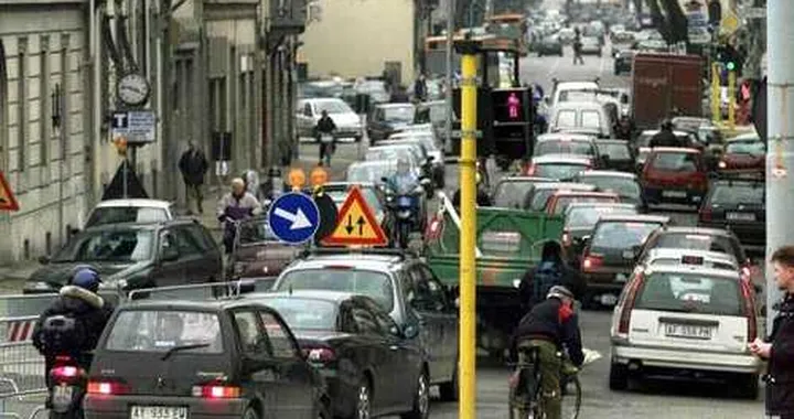 Crisi: gli italiani usano meno l’auto, ma crescono i costi di gestione