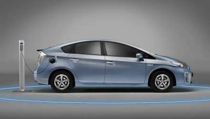Nuova Toyota Prius Plug-in 2012