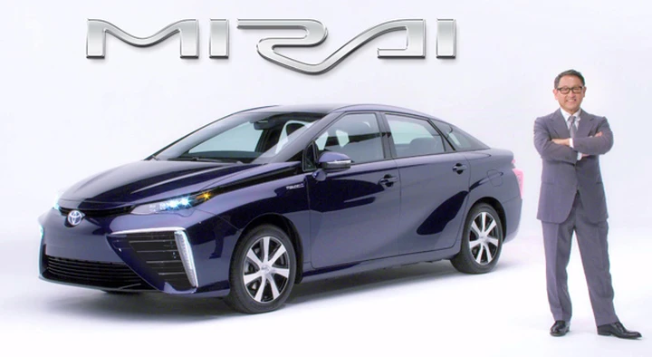 Toyota Mirai: l'auto a idrogeno del futuro