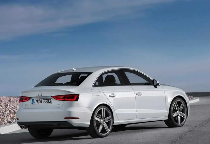 Audi A3 berlina 2013, nuove foto