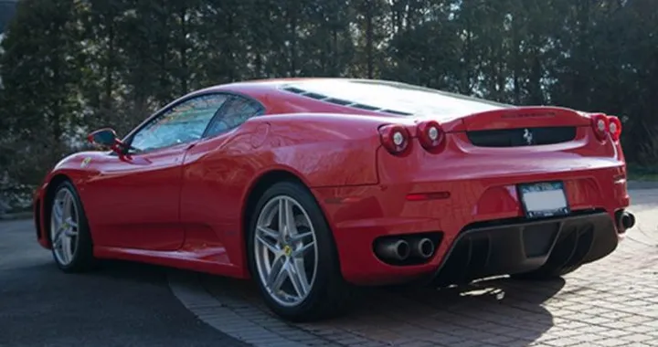 In vendita la Ferrari di Donald Trump