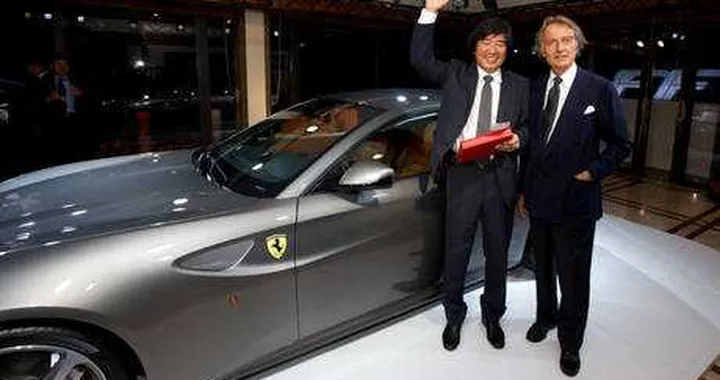 Una Ferrari FF all'asta per aiutare il Giappone