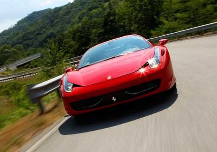 Incendi Ferrari 458 Italia: la causa, un collante