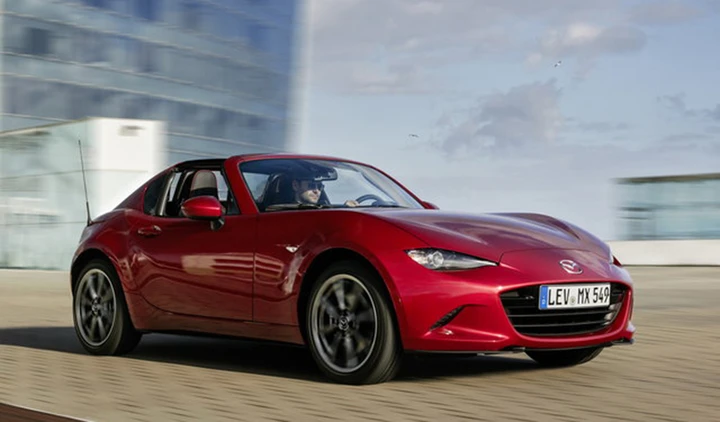 Mazda MX-5 RF: il fascino retrò incontra la sportività