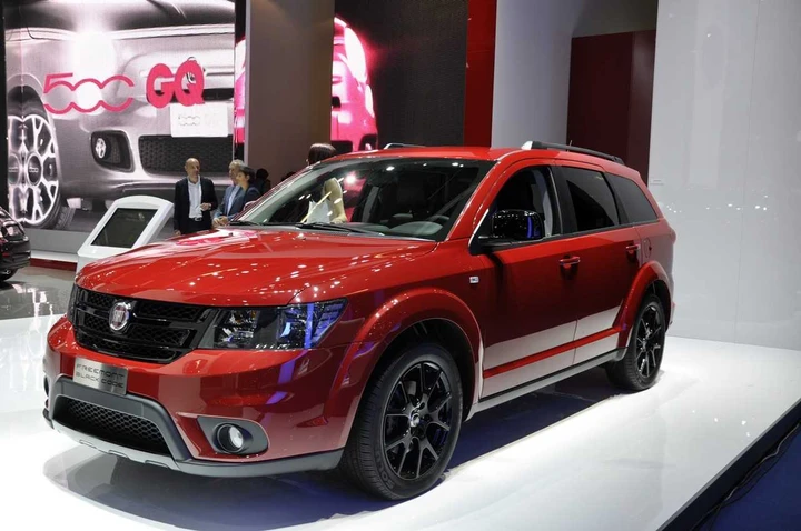 Fiat Freemont Black Code, debutta a Francoforte