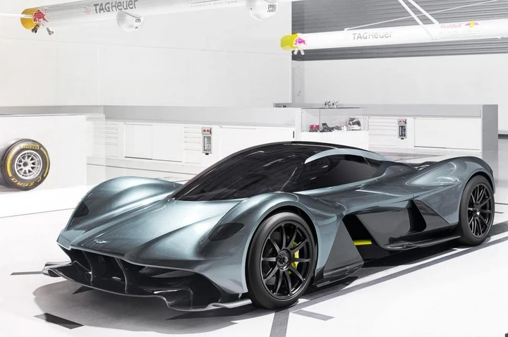 Aston Martin AM-RB 001, le immagini ufficiali