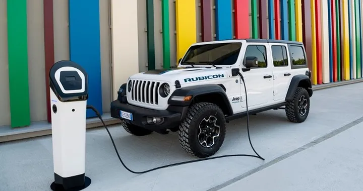 Jeep Wrangler 4xe: arriva il nuovo fuoristrada ibrido plug-in