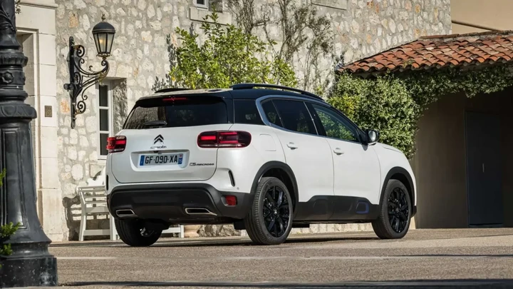 Citroen C5 Aircross Plug-in Hybrid: prezzo da 43.450 euro