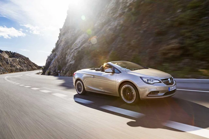 Opel Cascada: nuove immagini ufficiali