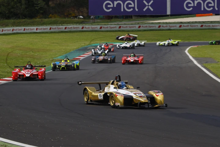 Prototipi, Danny Molinaro sbanca la prima di Vallelunga