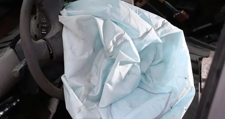 Blocco di 800.000 veicoli con airbag Takata dopo un nuovo incidente