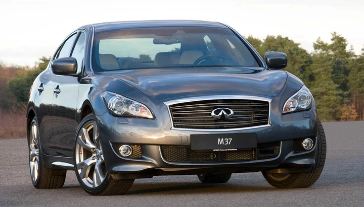 Infiniti M37