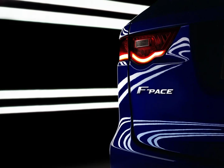 Jaguar F-Pace: nel 2016 il SUV del Giaguaro