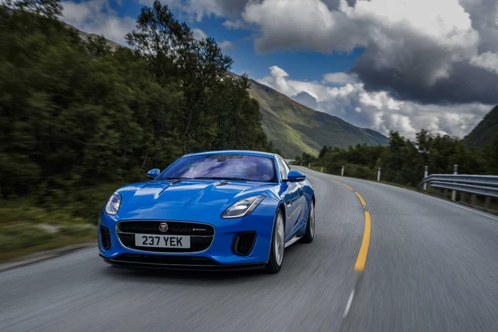 Jaguar F-Type 2017: nuove immagini