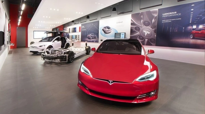 Tesla a rischio esclusione dagli incentivi in un altro Paese dopo il Canada
