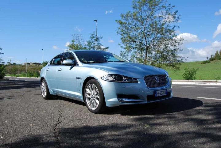 Jaguar XF 2.2d Test Drive
