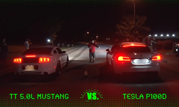 Tesla P1000D vs Mustang Cobra e Nissan GTR, rimangono tutti di stucco