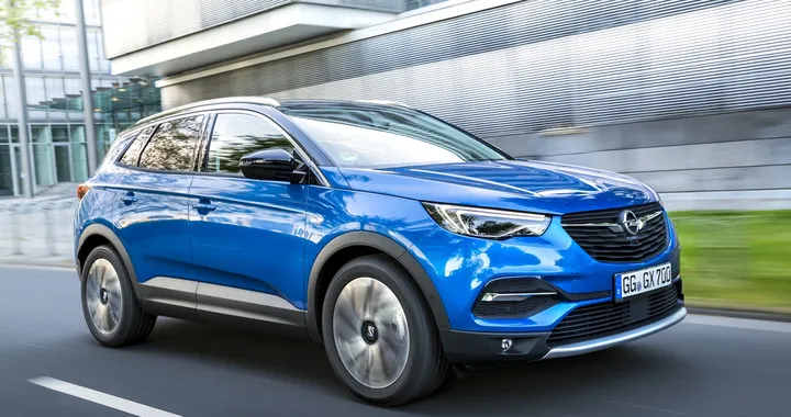 Opel Grandland X: debuttano un nuovo diesel e l'allestimento Ultimate
