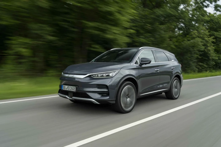 BYD Tang, il SUV elettrico da 530 km di autonomia e 7 posti