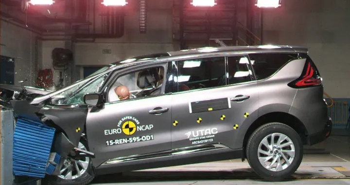 Crash test Ncap aprile 2015: Espace e Vitara a 