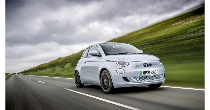 La nuova era della Fiat 500: addio termico, benvenuto a una nuova ibrida