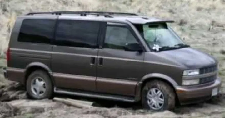 Sopravvive per 7 settimane nella sua Chevrolet