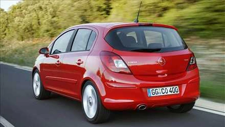 Opel Corsa: 15.000 possibili richiami