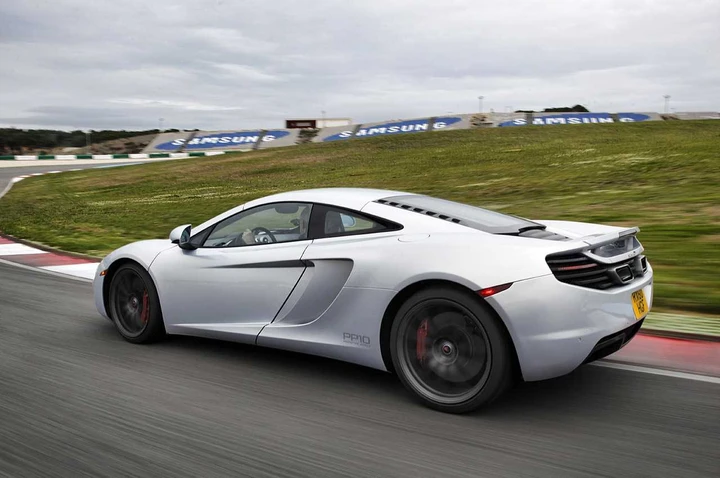 McLaren MP4-12C: rallenta la produzione