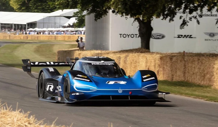 Volkswagen ID.R: è record assoluto a Goodwood