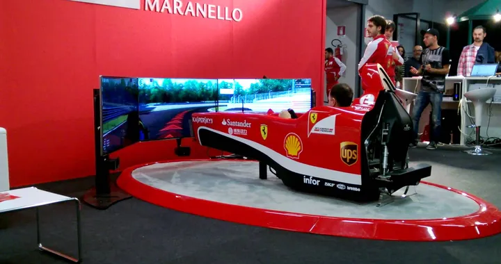 A Milano arrivano i simulatori Ferrari