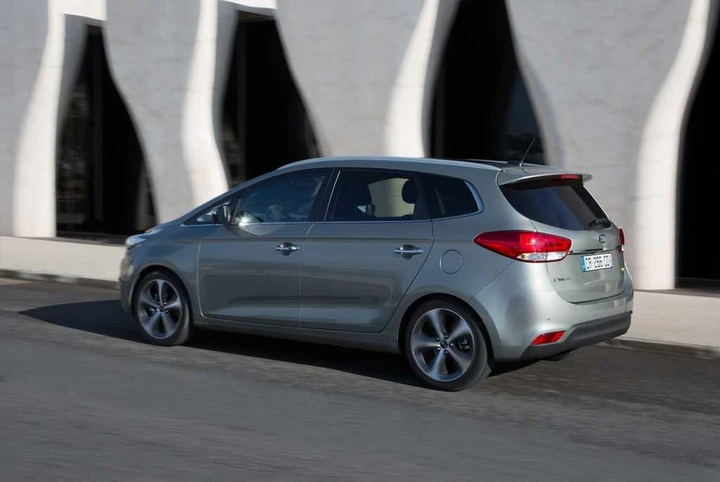 Nuova Kia Carens 2013 foto ufficiali