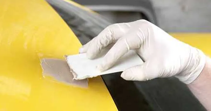 Fai da te: riparare le ammaccature della carrozzeria