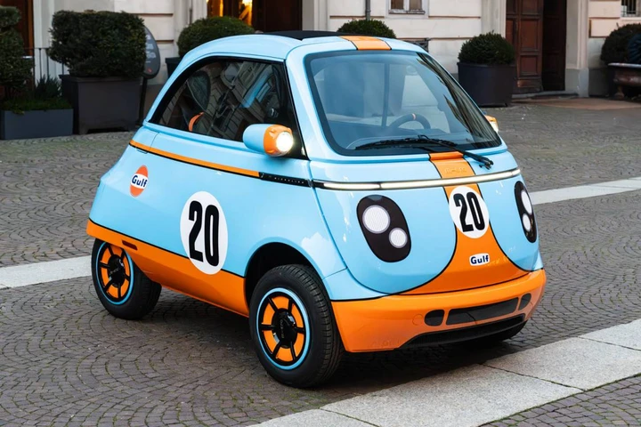 Microlino Tributo Porsche 917K: foto e dettagli della livrea Gulf