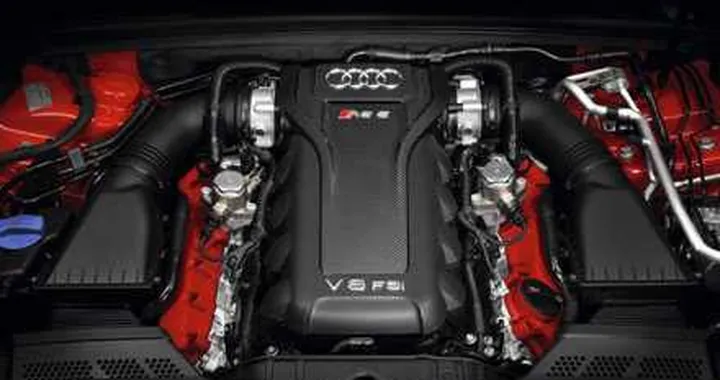 Sotto il cofano dell'Audi RS5 ci sarà il V8 da 450 CV