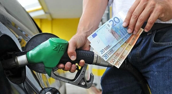 Benzina più cara in autostrada, ecco perché