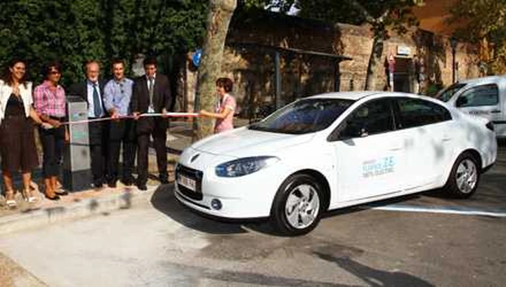 Auto elettriche: inaugurati due nuovi punti di ricarica