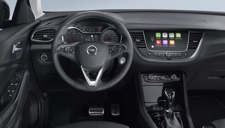 Opel: arriva l’integrazione con Google Maps e Waze