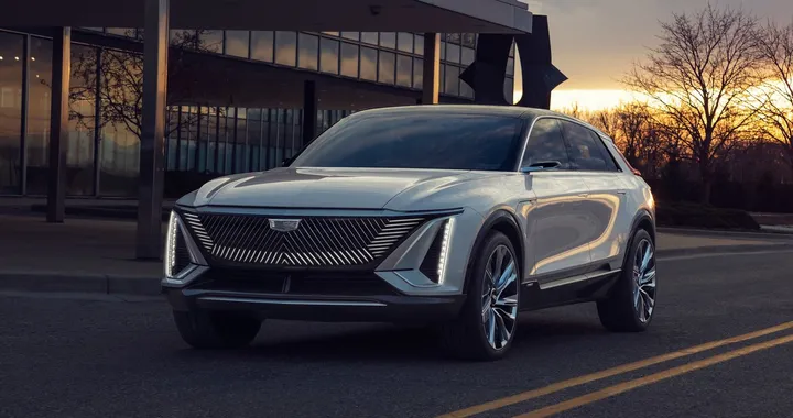 Cadillac Lyriq Concept: SUV elettrico all'insegna del lusso