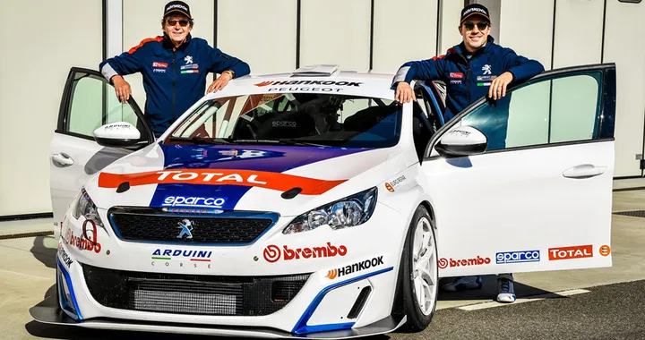 Peugeot: Stefano Accorsi protagonista nella 308 Racing Cup