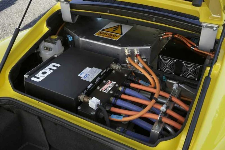 Auto elettriche: tra 10 anni batterie 4 volte più efficienti