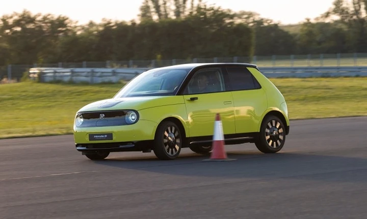 Honda e: nuovi dettagli sulla attesa supercompatta elettrica