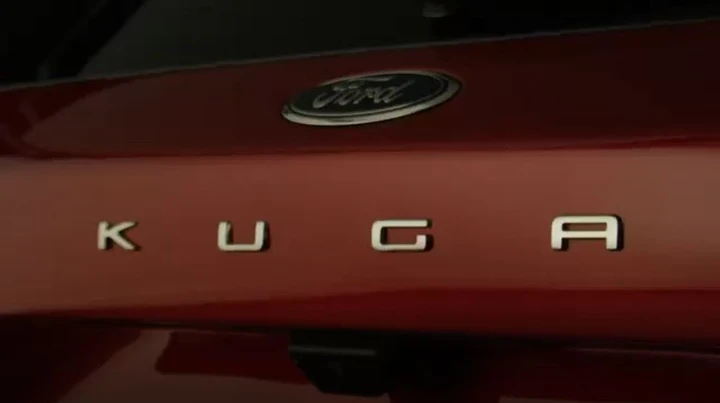 Nuova Ford Kuga 2019: un teaser ne anticipa il debutto