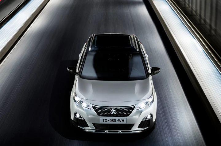 Peugeot 3008 GT e GT Line: immagini ufficiali