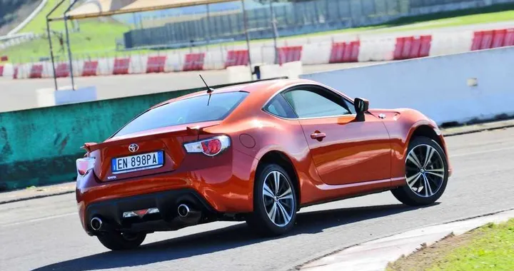 Toyota GT86: la prova su strada e in pista