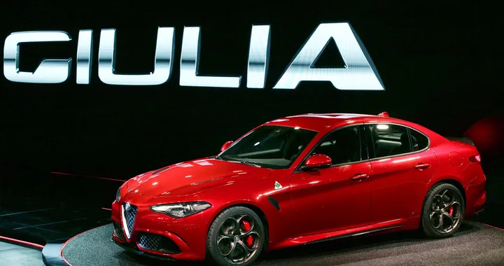 Alfa Romeo Giulia Quadrifoglio, record 7'e 39