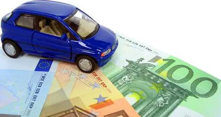 RC Auto: prezzo in calo per donne e neopatentati