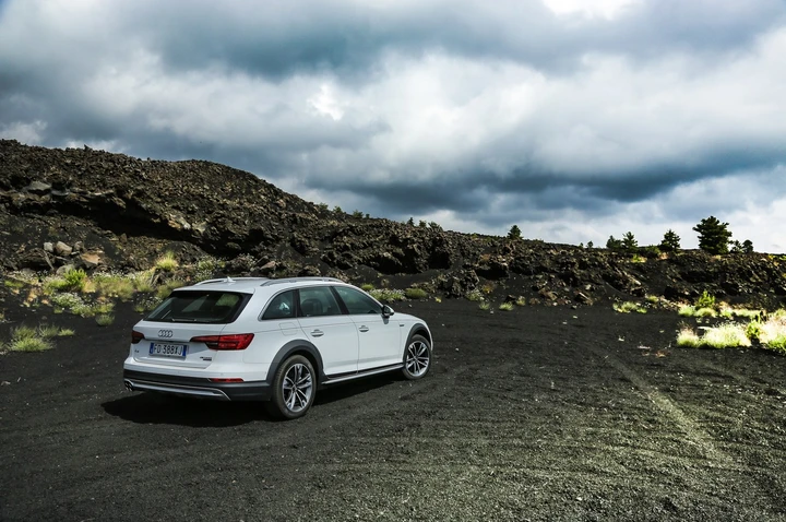 Audi A4 allroad quattro, alla conquista dell'Etna