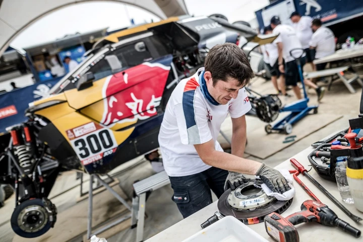Dakar 2018: riposo in testa alla classifica per le due Peugeot 3008 DKR