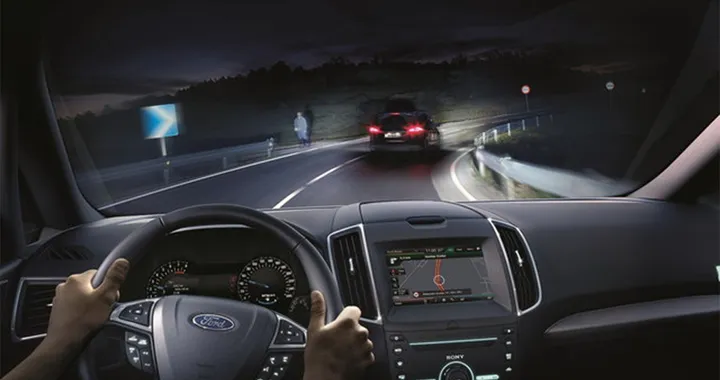 Ford, i fari intelligenti sono realtà